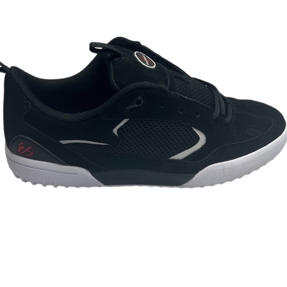 Es Quattro size 8.5 black and white brand new suede skateboarding shoes main image 7